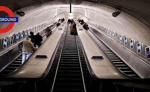 3D technology screen showing London Underground elevator