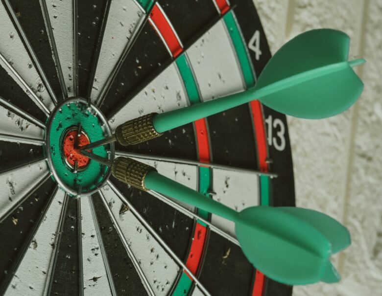 Retargeting your your visitors - like a dart arows